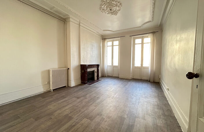 Bureaux -  Place Pey Berland — photo 2