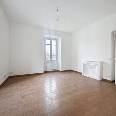Appartement 5 pièces 1325 €