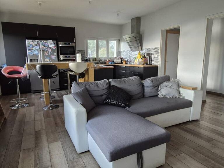 Maison T5 Rénovée – Piscine, Grand Terrain et proximité accès gare et autoroute — photo 1