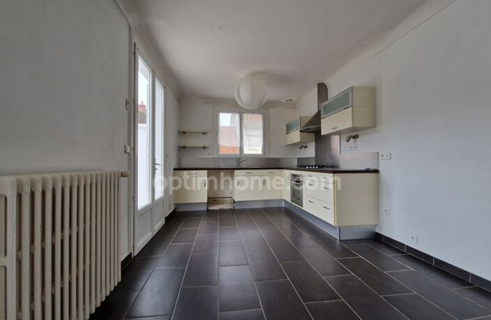 Appartement de 131 m² - 7 pièces - 5 chambres LOCHES (37) — photo 3
