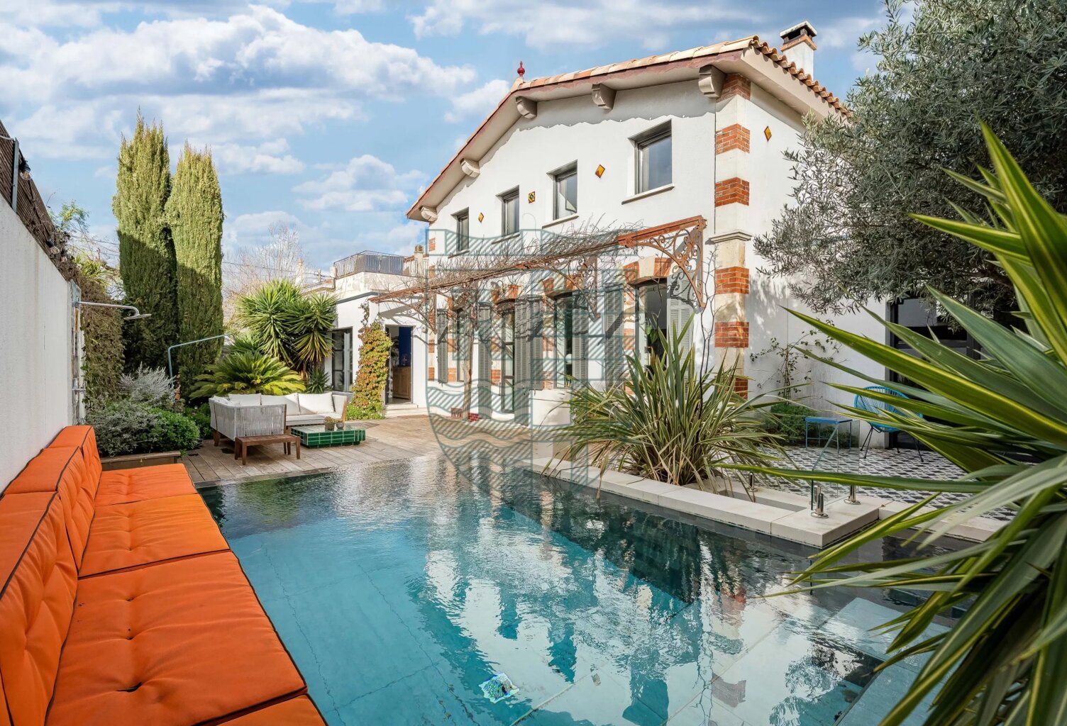 SAINT BARNABÉ - MAISON BOURGEOISE AVEC PISCINE — photo 1