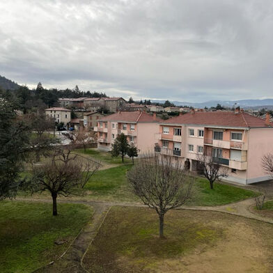 Appartement 3 pièces 615 €