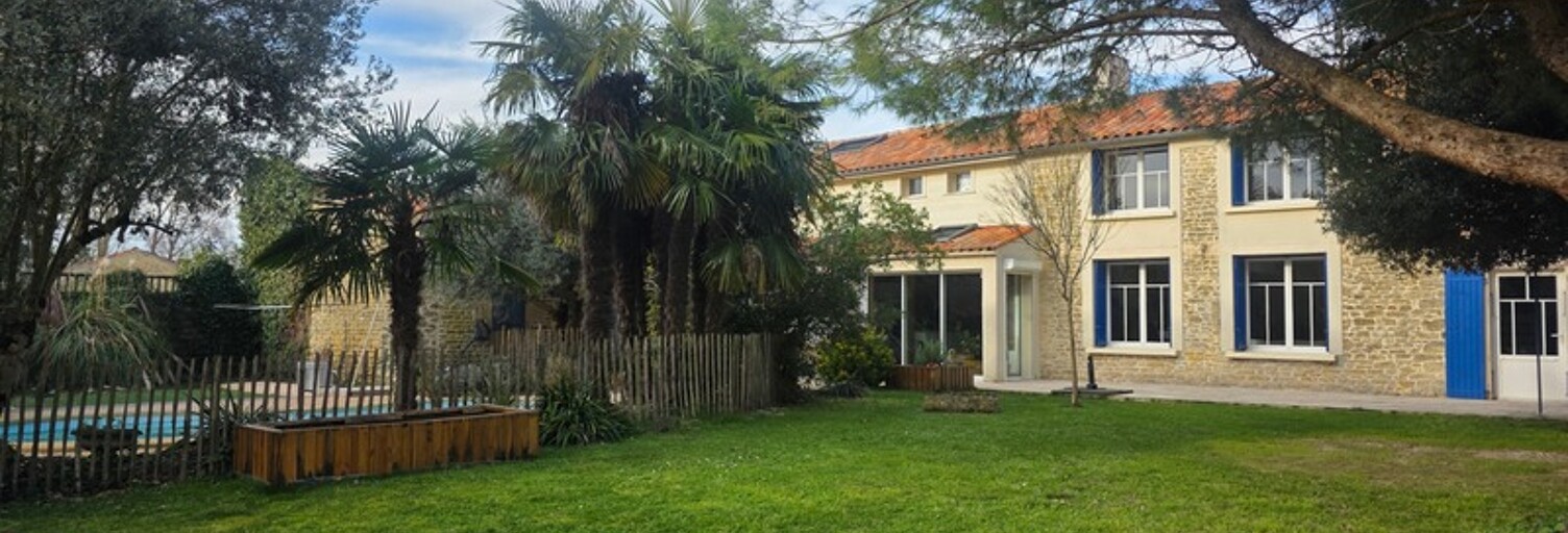 Maison 7 Pièces 251 m² à vendre à Saint-Pierre-la-Noue (17700)