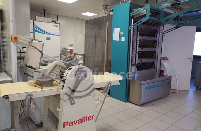 GARD (30) VAUVERT (30600) vendre Fonds de commerce boulangerie, pâtisserie, sandwicherie dans petit centre commercial — photo 2