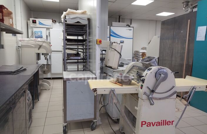 GARD (30) VAUVERT (30600) vendre Fonds de commerce boulangerie, pâtisserie, sandwicherie dans petit centre commercial — photo 3