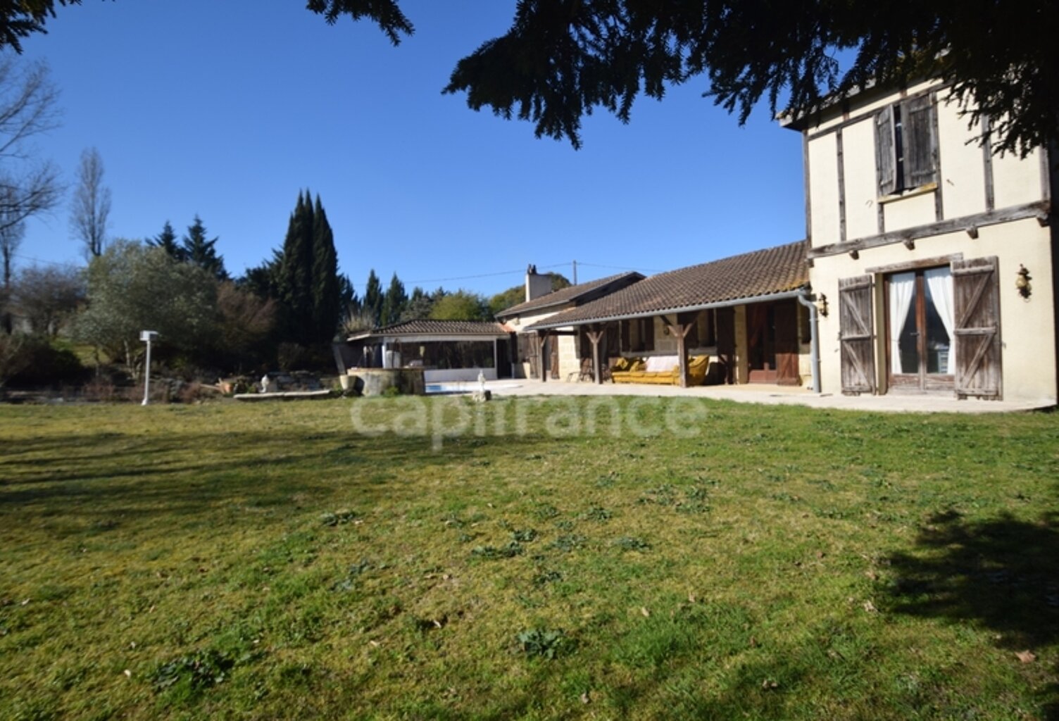 Demeure en pierre du XVIIIe siècle - poutres apparentes - 3 chambres - 2 boxes à chevaux - 18 000m2 de terrain - proche de MARMANDE (47) — photo 1