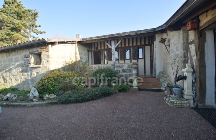 Demeure en pierre du XVIIIe siècle - poutres apparentes - 3 chambres - 2 boxes à chevaux - 18 000m2 de terrain - proche de MARMANDE (47) — photo 2
