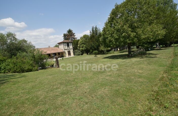 Demeure en pierre du XVIIIe siècle - poutres apparentes - 3 chambres - 2 boxes à chevaux - 18 000m2 de terrain - proche de MARMANDE (47) — photo 3