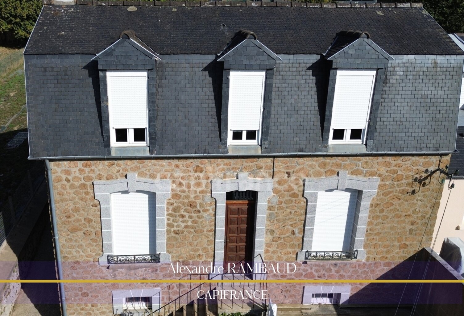Maison de ville à FOUGERES (35) — photo 1