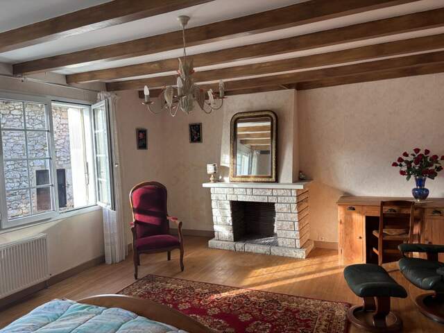 Maison de village en pierre avec dépendances — photo du bien