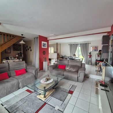 Maison 5 pièces 275500 €