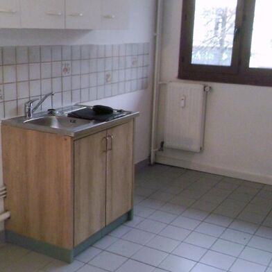 Appartement 1 pièces 825 €