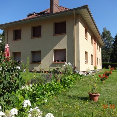 Appartement 5 pièces 700 €