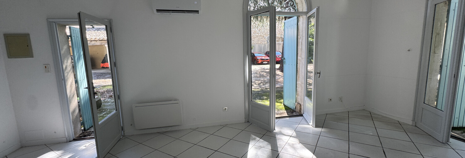 Commerce  30 m² à louer à Vergèze (30310)