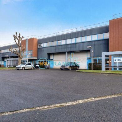 Local industriel  4940 €