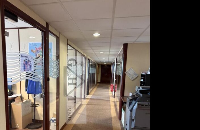 Bureaux 1091m2 à vendre SAINT-OUEN — photo 3