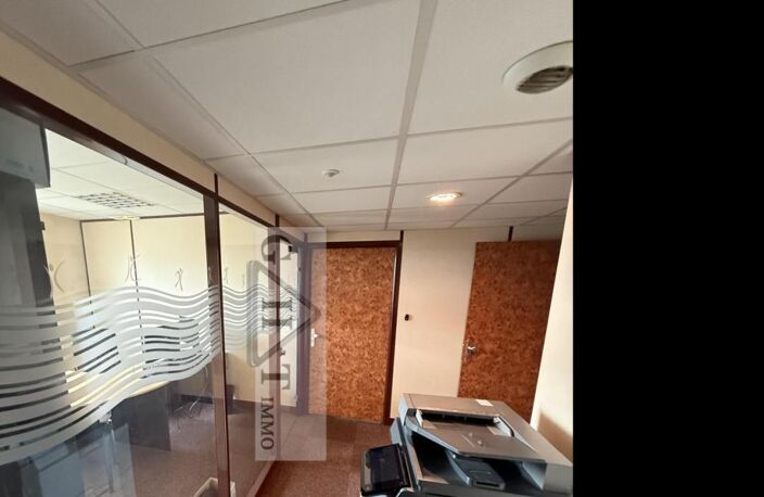 Bureaux 1091m2 à vendre SAINT-OUEN — photo 4
