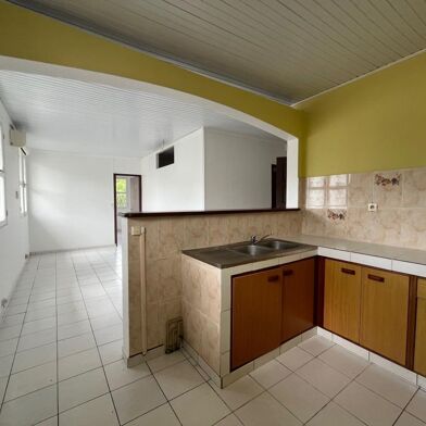 Appartement 3 pièces 750 €