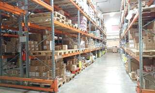 Local industriel  2250 m² à louer à Saint-Denis (97490)