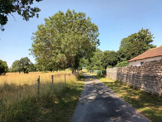 Terrain constructible 17 Le Mung 723 m2 choix du constructeur libre — photo du bien