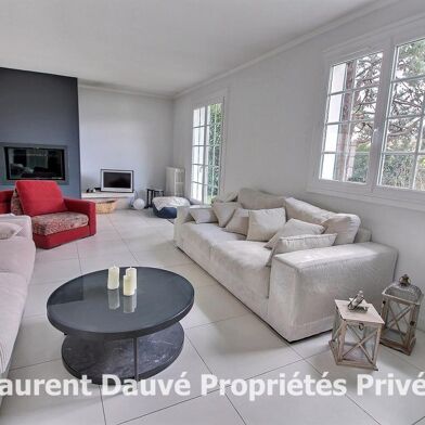 Maison 7 pièces 381600 €