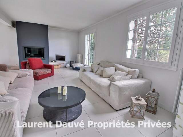 45590 SAINT CYR EN VAL - Maison individuelle sur s/sol - 5 chambres dont 2 au rdc - Quartier calme — photo du bien