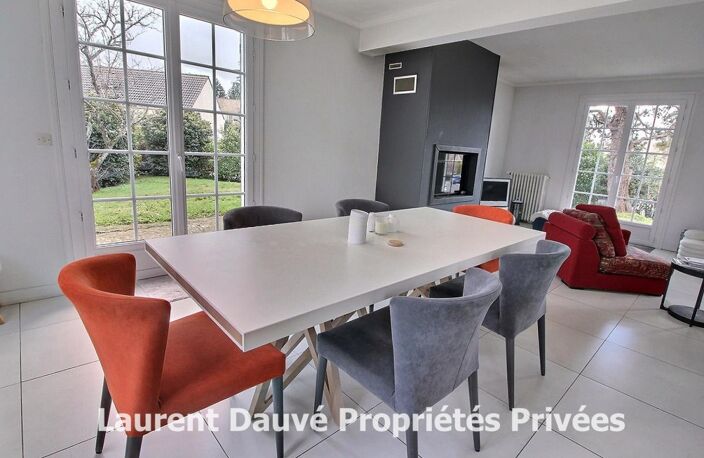 45590 SAINT CYR EN VAL - Maison individuelle sur s/sol - 5 chambres dont 2 au rdc - Quartier calme — photo 3