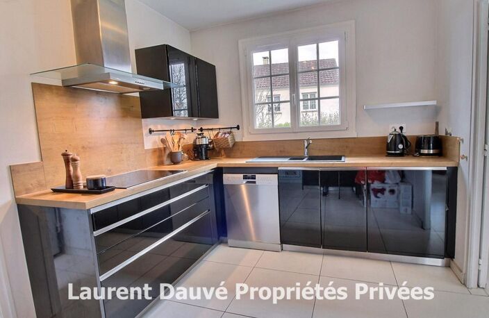 45590 SAINT CYR EN VAL - Maison individuelle sur s/sol - 5 chambres dont 2 au rdc - Quartier calme — photo 4