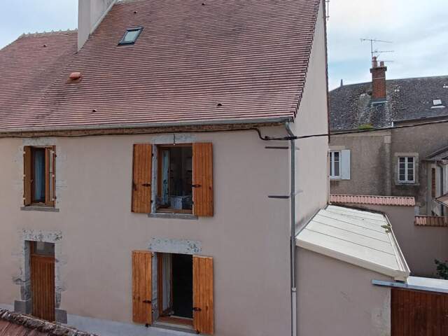 LE VEURDRE - MAISON DE BOURG 180 M2, STUDIO, TERRAIN + GARAGE — photo du bien