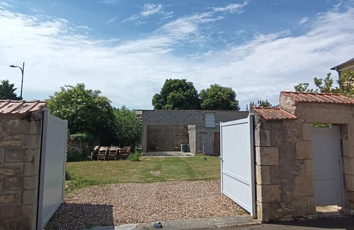LE VEURDRE - MAISON DE BOURG 180 M2, STUDIO, TERRAIN + GARAGE — photo 2