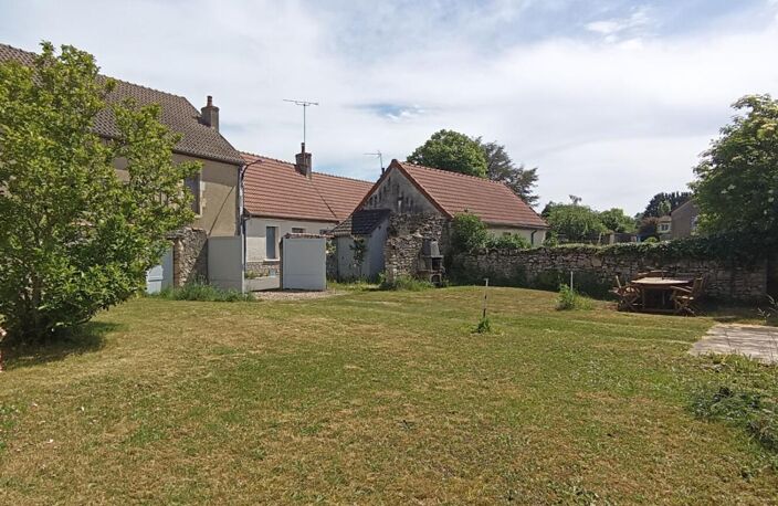 LE VEURDRE - MAISON DE BOURG 180 M2, STUDIO, TERRAIN + GARAGE — photo 5