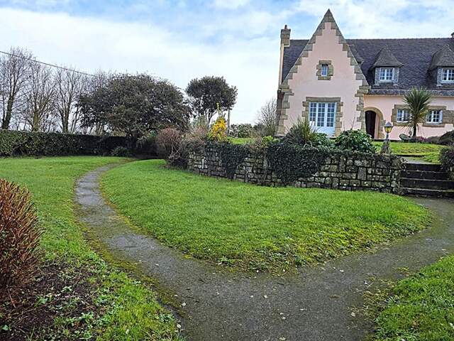 Maison Plonevez Porezay 8 pièce(s) 178.61 m2 — photo du bien