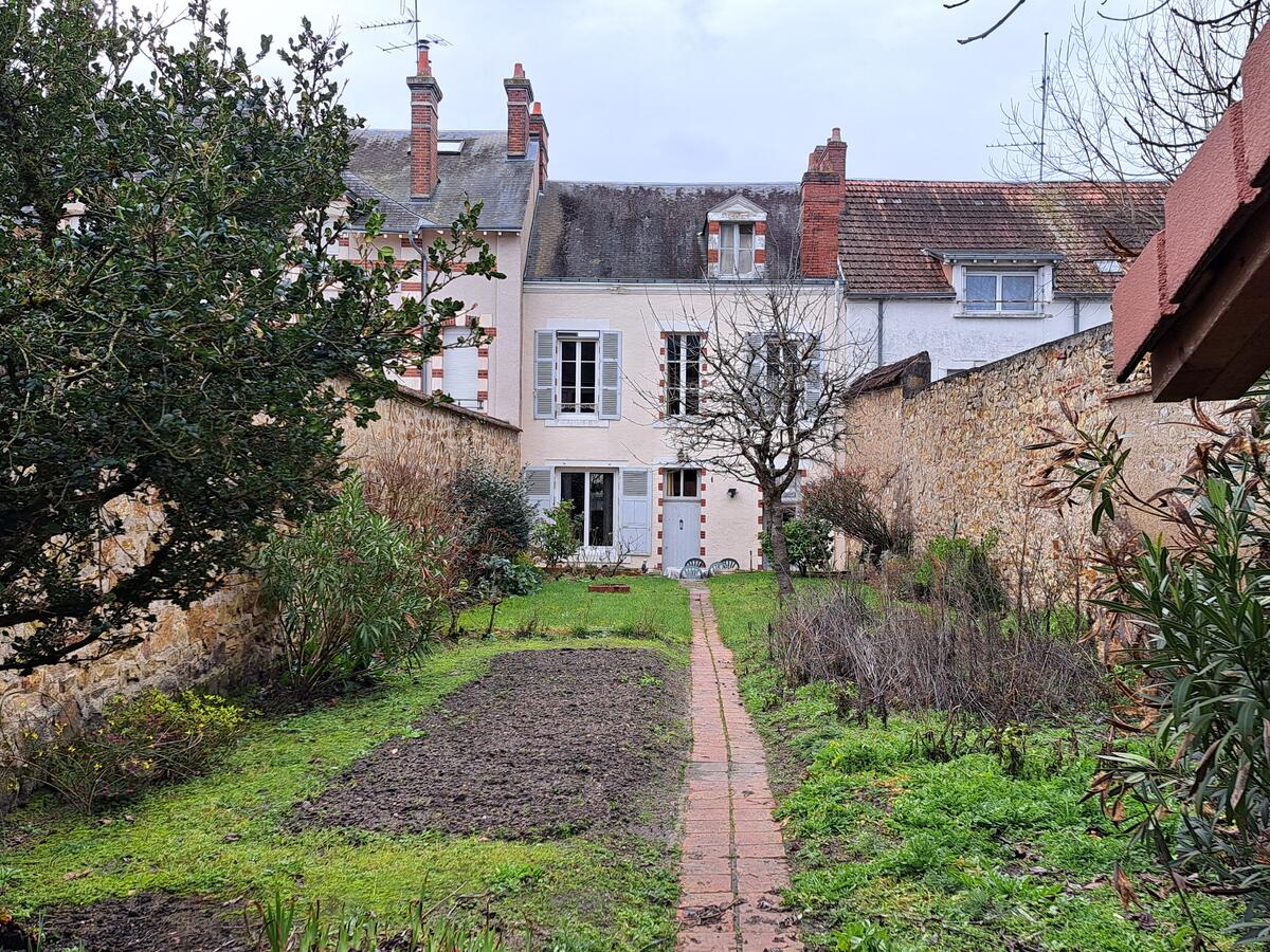 Villa / Maison  T5 à vendre Vierzon 18100