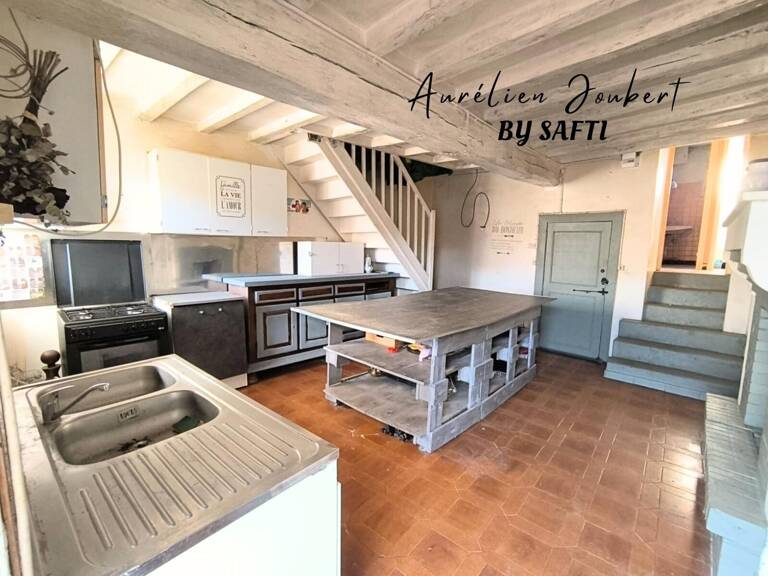 Maison à rénover Oulches avec jardin / dépendances — photo 1