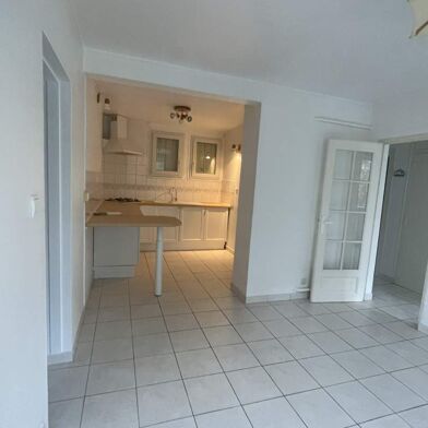 Appartement 3 pièces 700 €