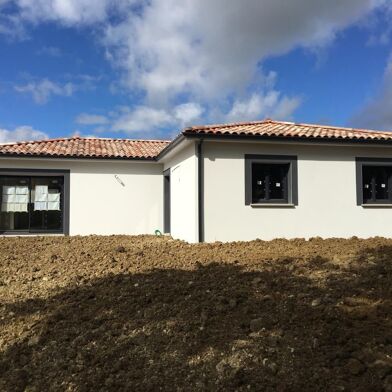 Maison 4 pièces 905 €