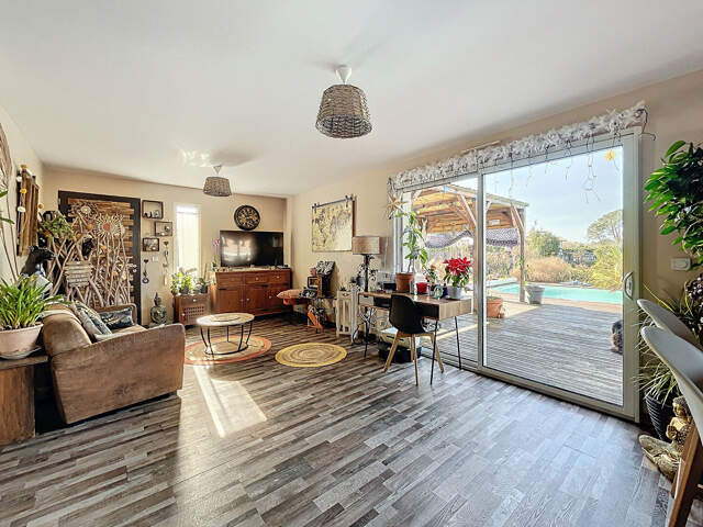 Contemporaine Salles — photo du bien