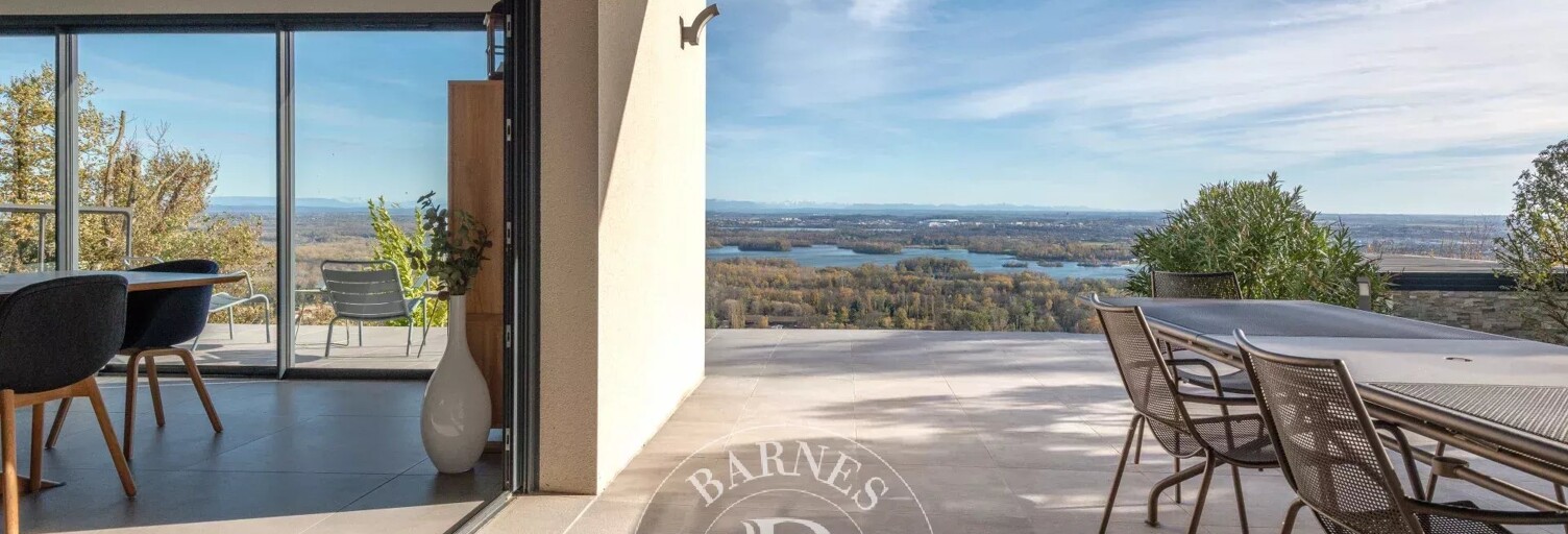 Maison 8 Pièces 278 m² à vendre à Neyron (01700)