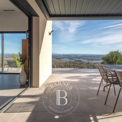 Maison 8 pièces 1560000 €