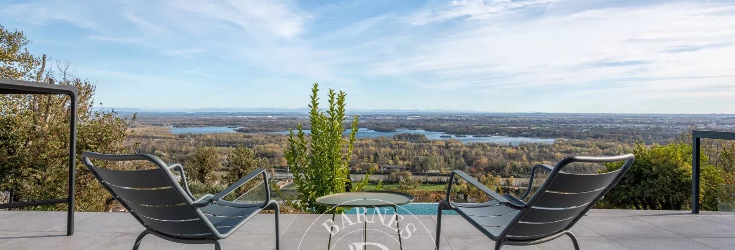 Maison 8 Pièces 278 m² à vendre à Neyron (01700)