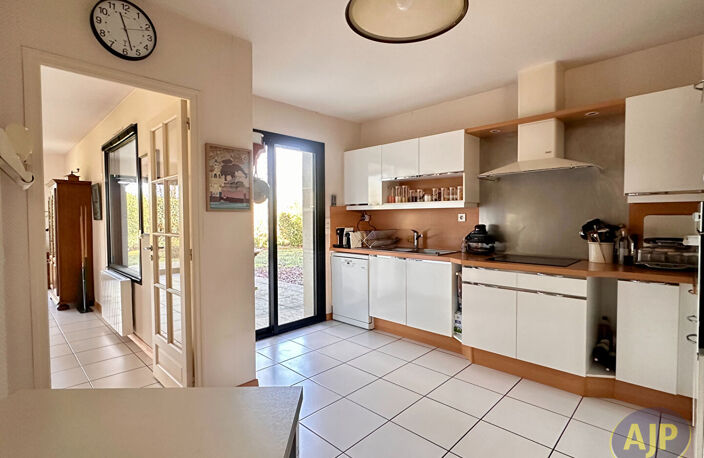 Maison Sautron 8 pièce(s) 182 m2 — photo 5