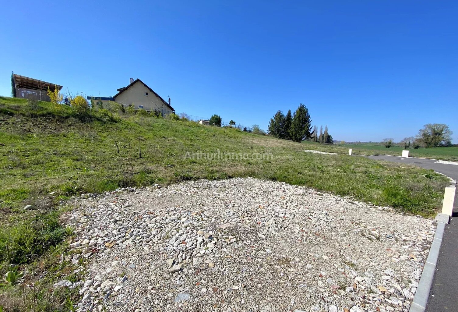 Terrain 621 m² - VEZERONCE-CURTIN — photo 1