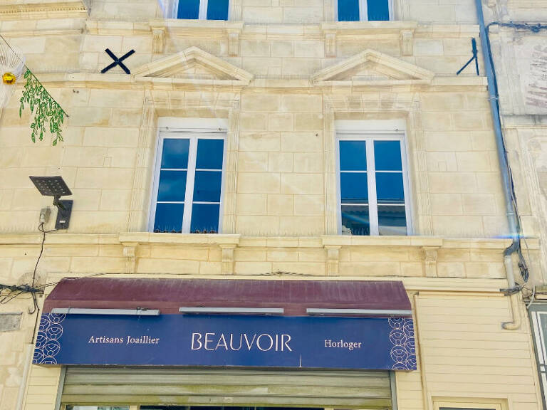 Immeuble de rapport Lesparre-Médoc — photo 1