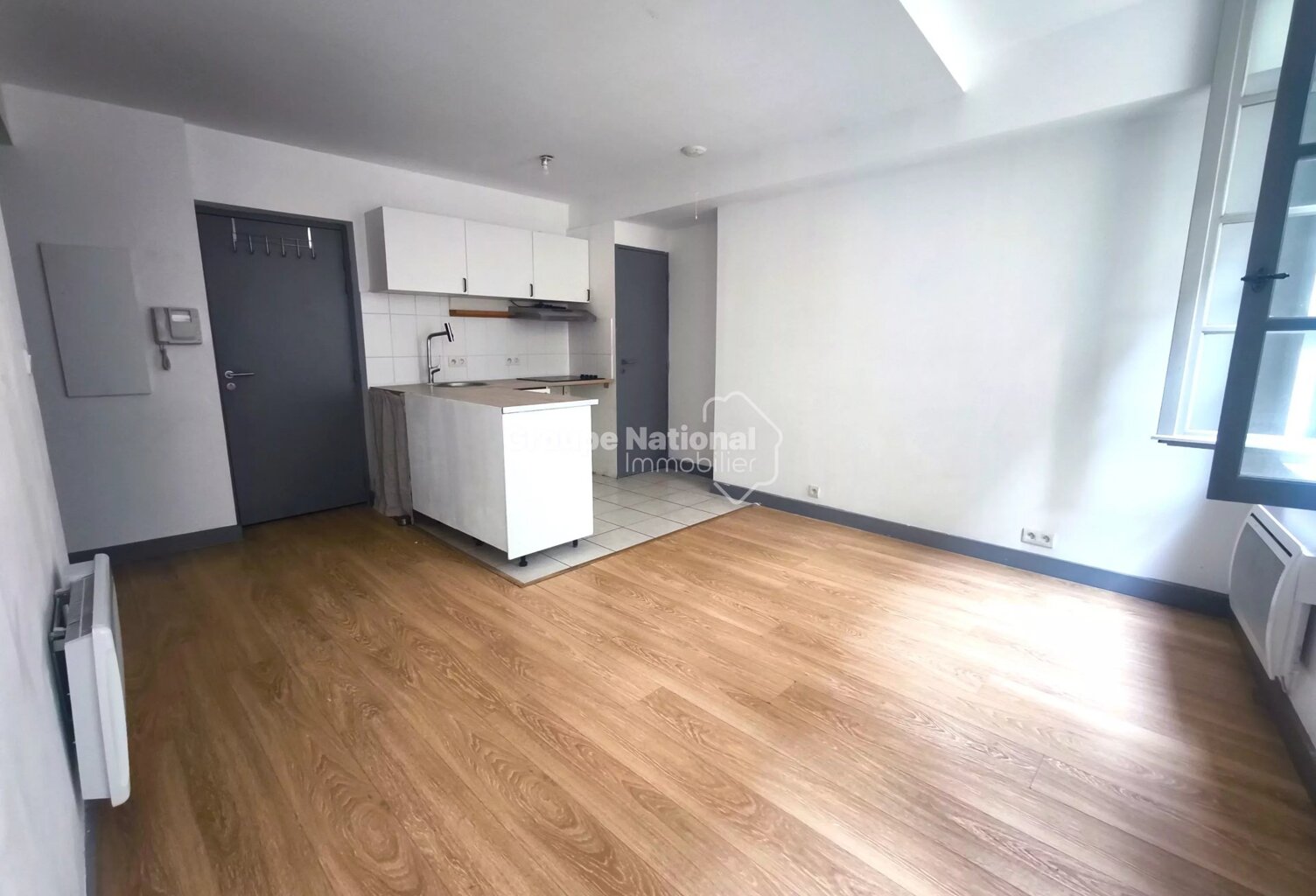 CARPENTRAS - APPARTEMENT T3 CENTRE VILLE — photo 1