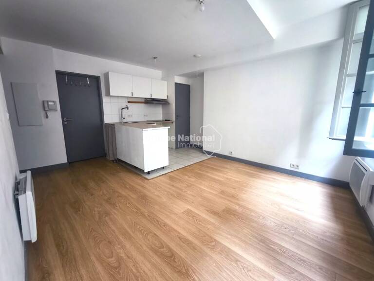 CARPENTRAS - APPARTEMENT T3 CENTRE VILLE — photo 1