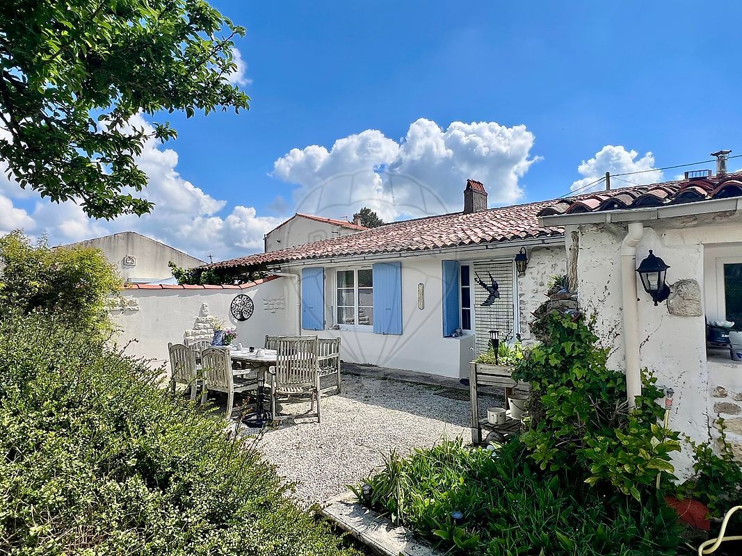 Villa / Maison  T5 à vendre Étaules 17750