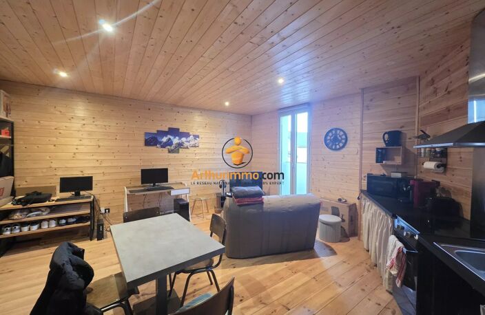Ensemble immobilier : Hangar libre d'ocupant + Appartement T2 loué — photo 3