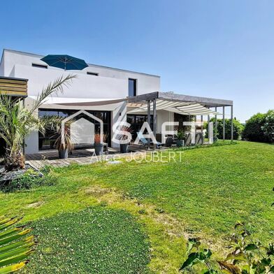 Maison 8 pièces 650000 €