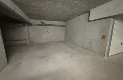 Place de parking A LOUER - norme PMR- — photo du bien