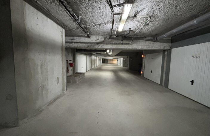 Place de parking A LOUER - norme PMR- — photo 2
